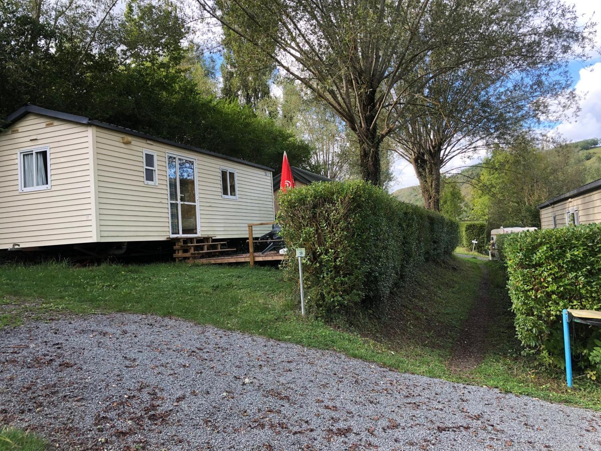 Camping Du Pont De St Gal Saint-Gal-sur-Sioule エクステリア 写真