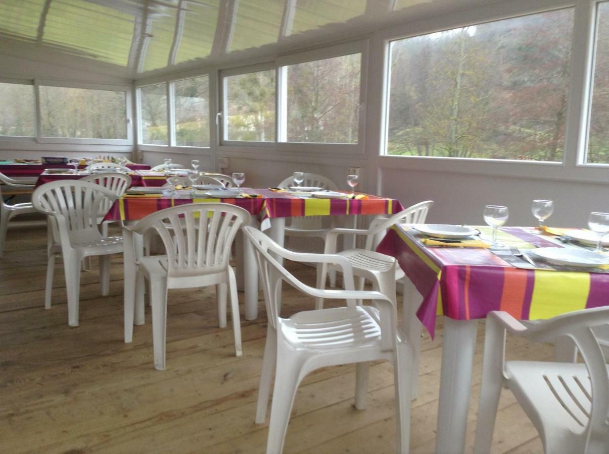Camping Du Pont De St Gal Saint-Gal-sur-Sioule エクステリア 写真