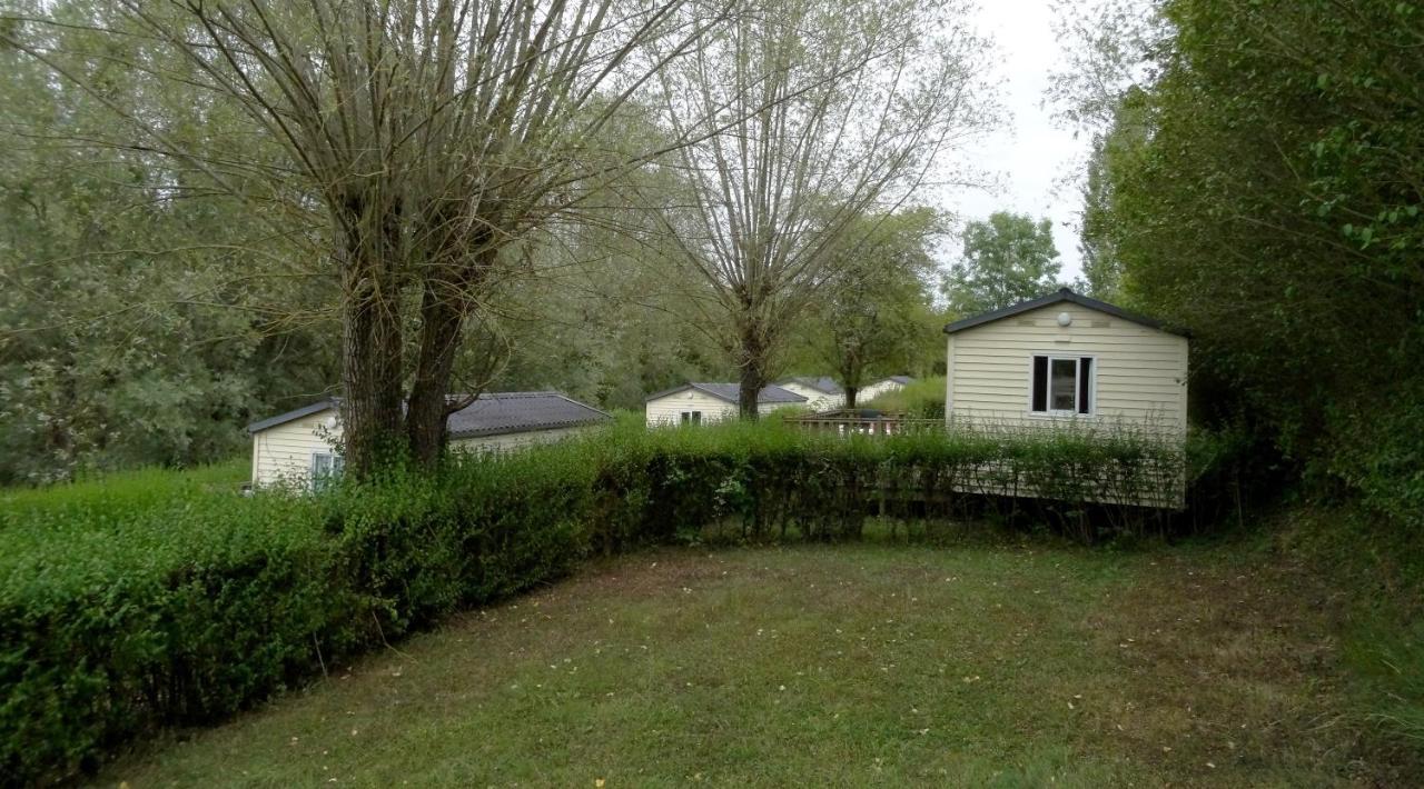 Camping Du Pont De St Gal Saint-Gal-sur-Sioule エクステリア 写真